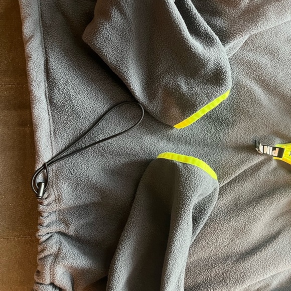 Victoria’s Secret Pink pullover sweater - Picture 4 of 10